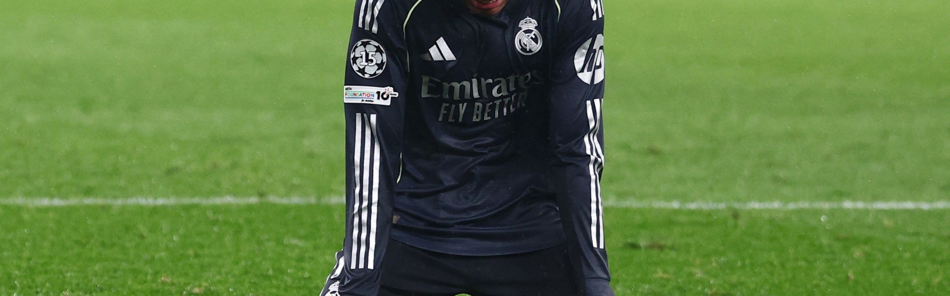 AG体育官方网站-阿斯：姆巴佩目前倾向保守治疗膝伤，球员需警惕卡卡的前车之鉴