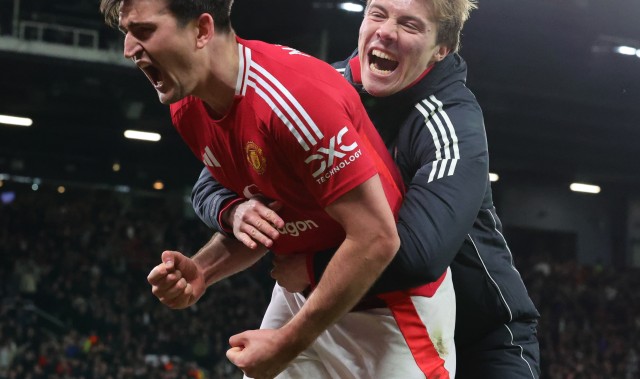 AG体育app下载-意媒：马奎尔续约让意甲球队计划落空，尤文、米兰和国米都曾接触